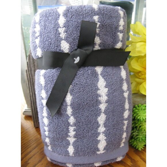 New Donna Karan DKNY Blue w/ White Pattern Stripe Bathroom Hand Towels Set of 2 - Picture 4 of 5